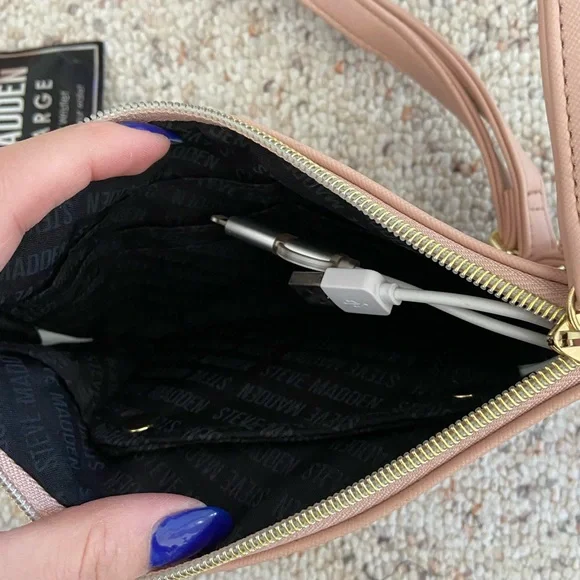 Mini handbag with phone charger - Picture 3 of 6